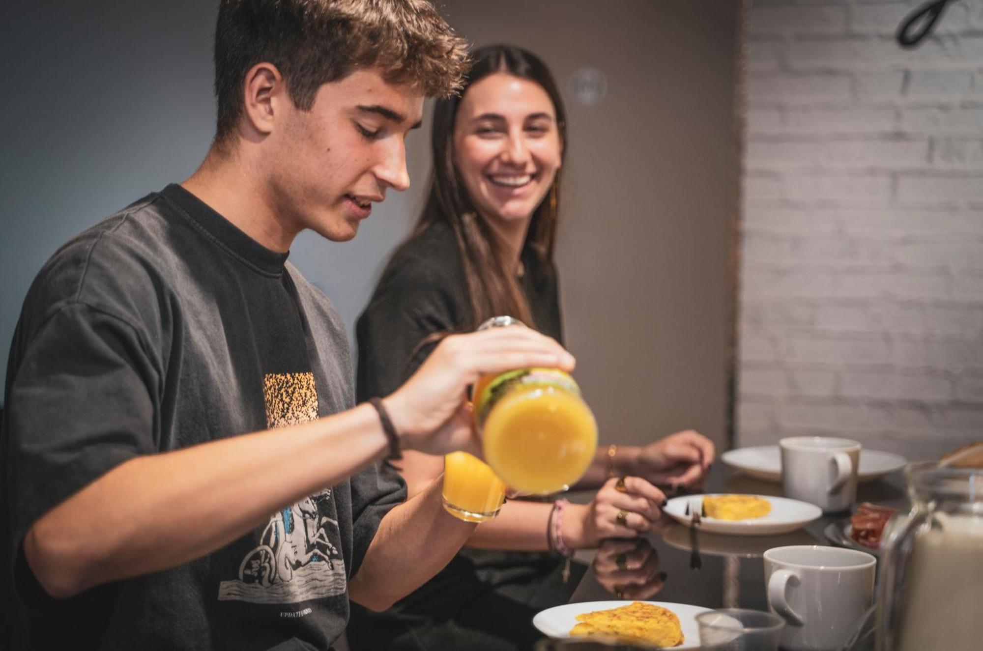 Gallery Hostel Madrid Residencia Luaran gambar