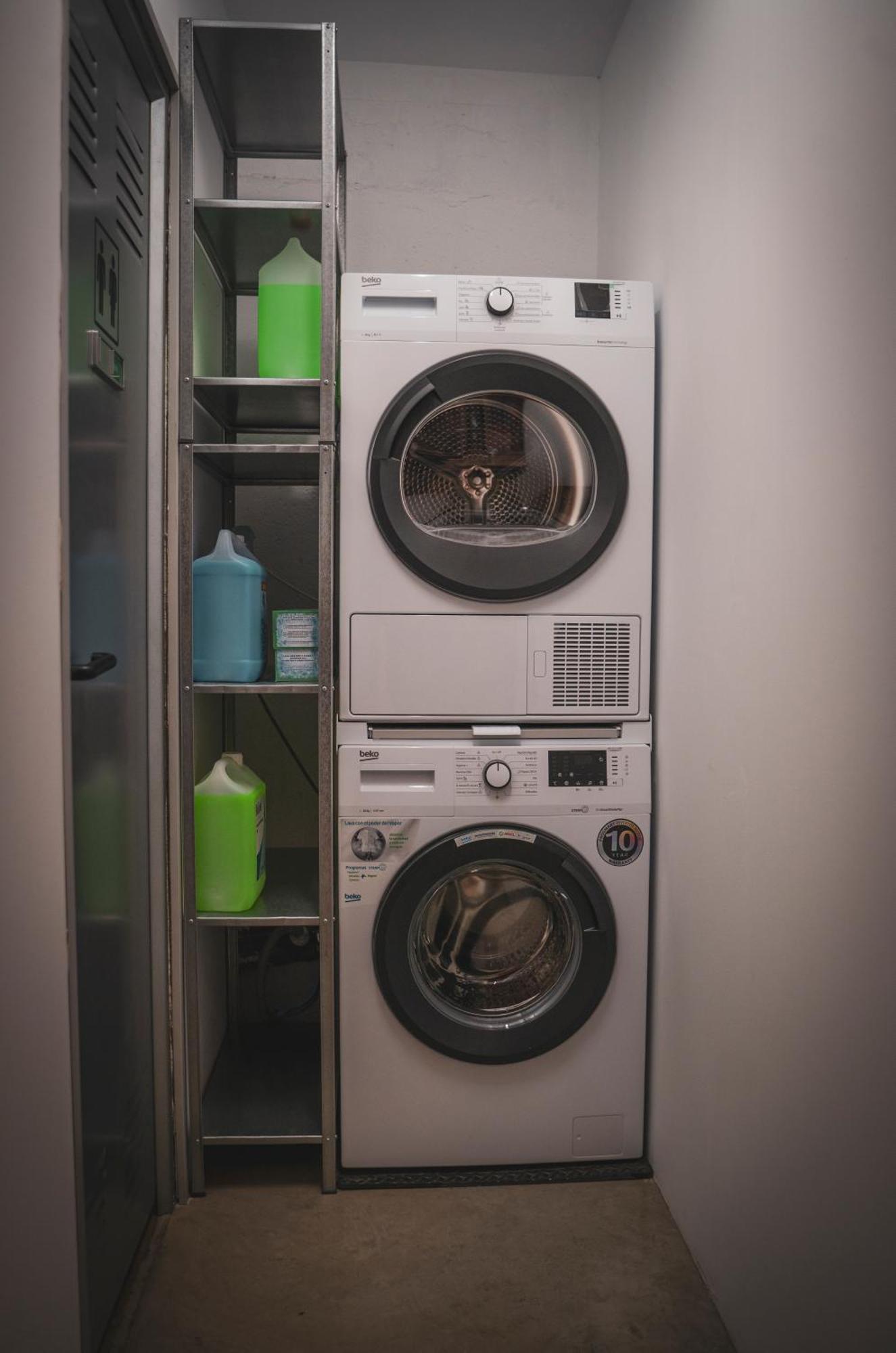 Gallery Hostel Madrid Residencia Luaran gambar